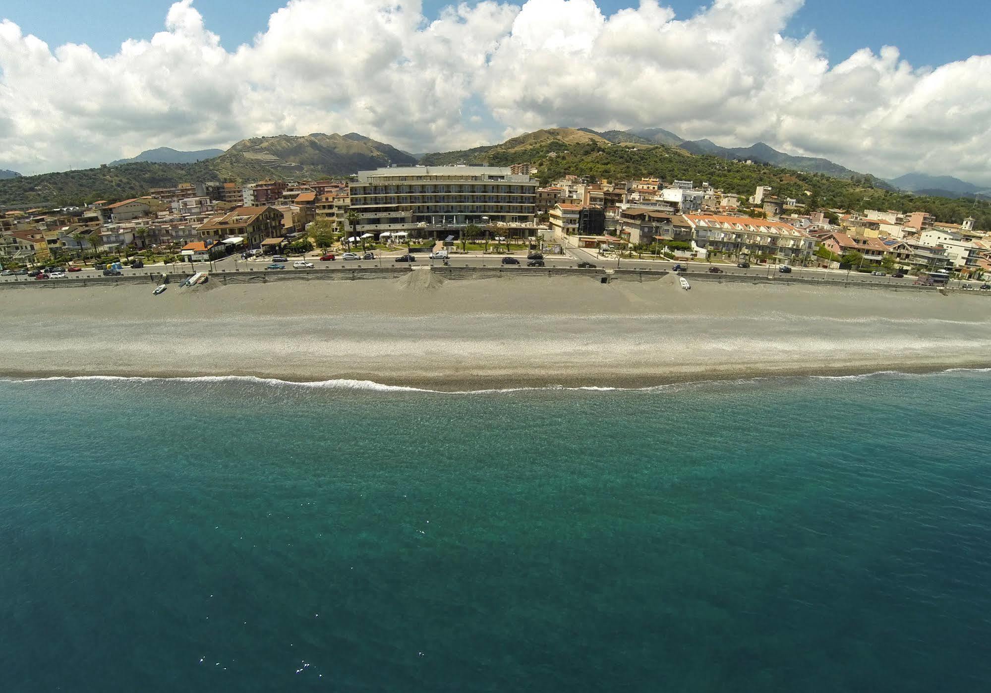Main Palace Hotel Roccalumera Exteriér fotografie